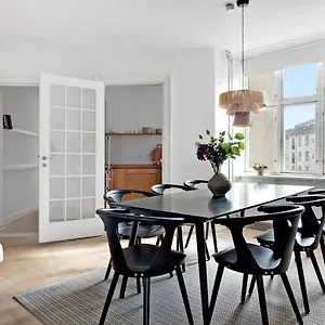 Sanders Stage - Endearing Three-bedroom Near Nyhavn Copenhagen